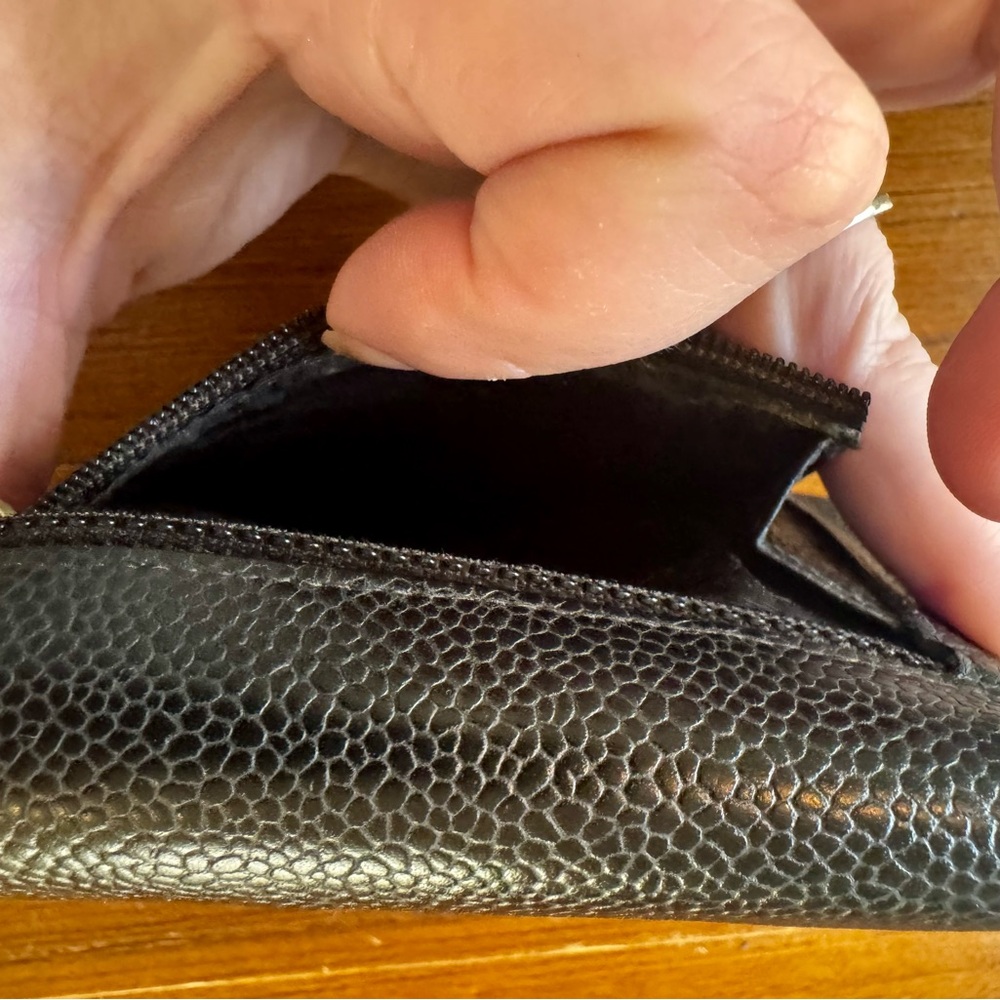 Vintage Chanel Black Caviar Leather Wallet - Missing Holo - Picture 5 of 6